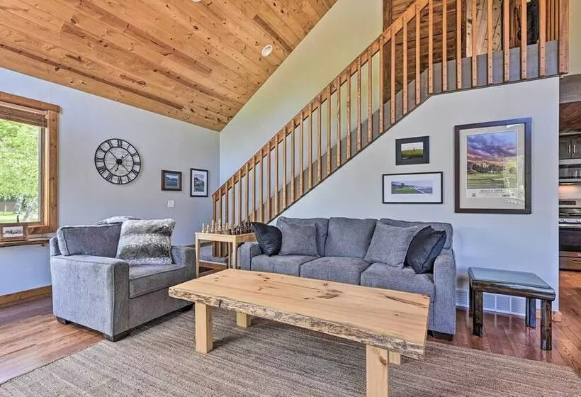 Cabin 1 Mi To Sand Valley, 1 Block To Beach