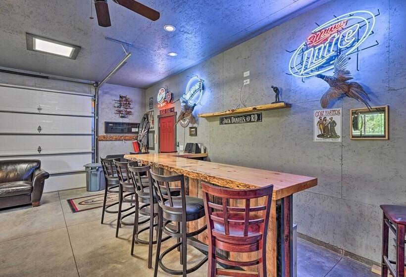 Cabin 1 Mi To Sand Valley, 1 Block To Beach