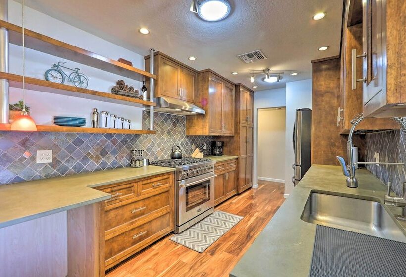 Central Phoenix Home W/ Pool & Hot Tub!