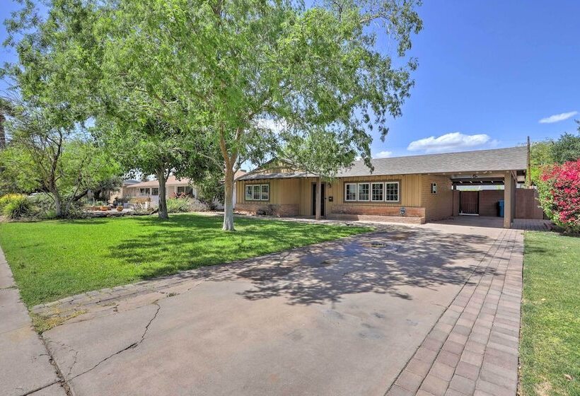 Central Phoenix Home W/ Pool & Hot Tub!