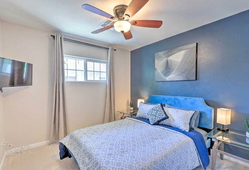 Central Phoenix Home W/ Pool & Hot Tub!