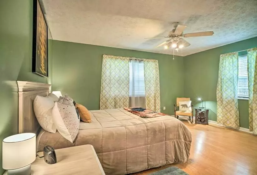 Charming  Hideaway Haven  Near Pigeon Forge!