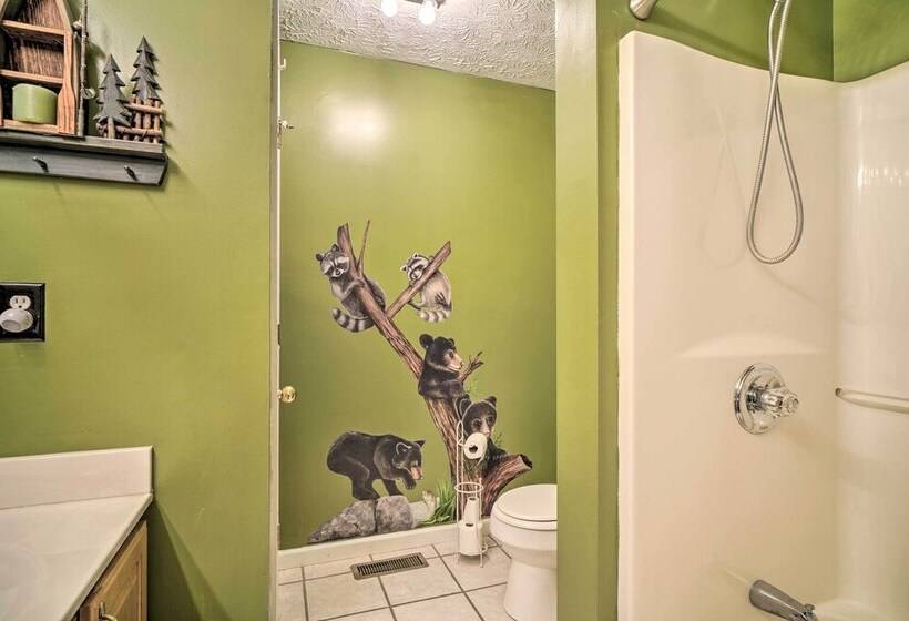 Charming  Hideaway Haven  Near Pigeon Forge!