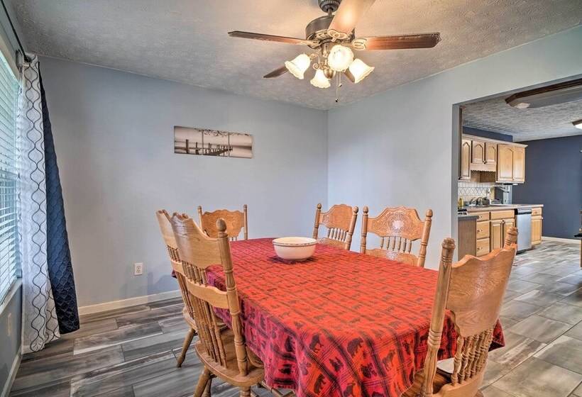 Charming  Hideaway Haven  Near Pigeon Forge!