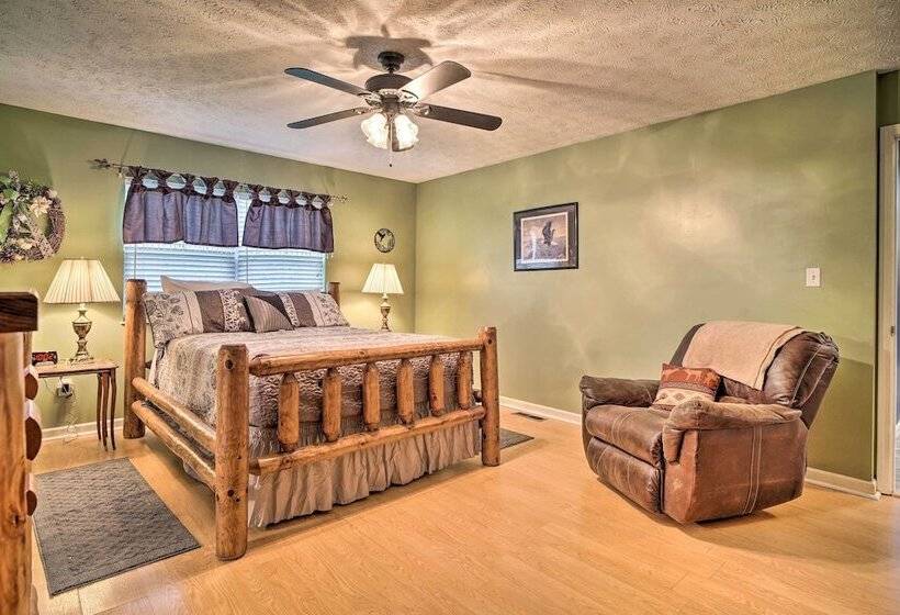Charming  Hideaway Haven  Near Pigeon Forge!