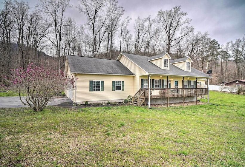 Charming  Hideaway Haven  Near Pigeon Forge!