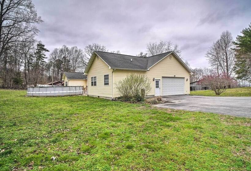 Charming  Hideaway Haven  Near Pigeon Forge!