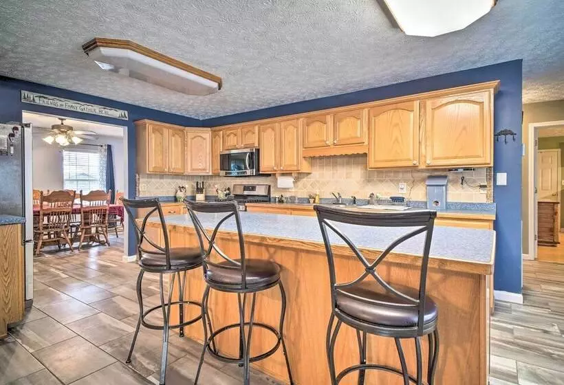 Charming  Hideaway Haven  Near Pigeon Forge!