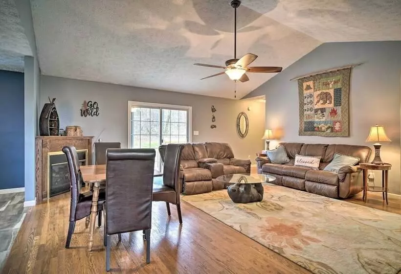 Charming  Hideaway Haven  Near Pigeon Forge!