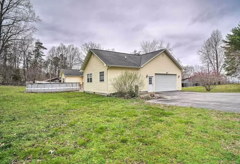 Charming  Hideaway Haven  Near Pigeon Forge!