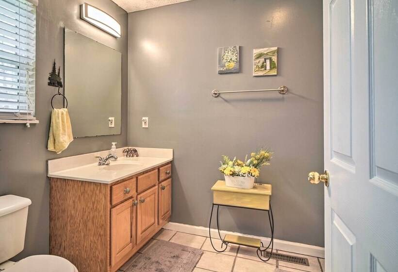 Charming  Hideaway Haven  Near Pigeon Forge!