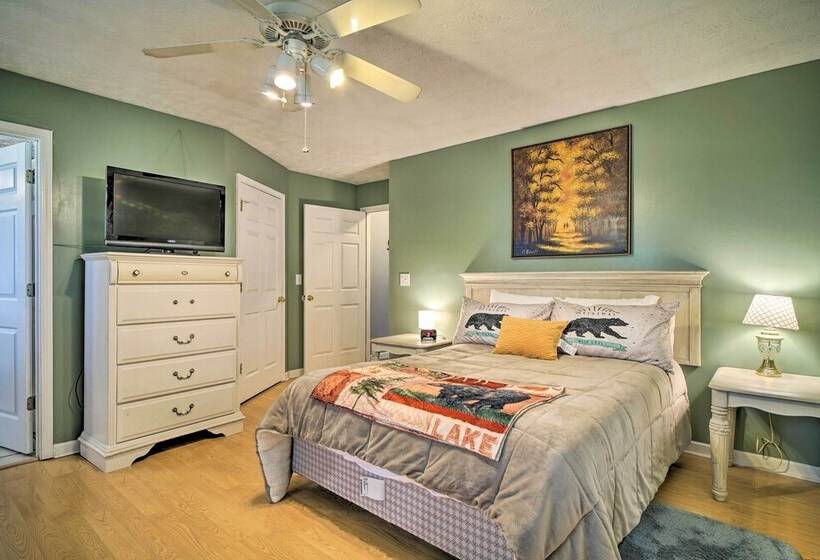 Charming  Hideaway Haven  Near Pigeon Forge!