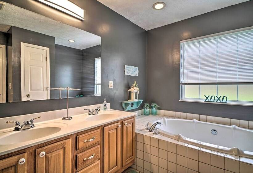 Charming  Hideaway Haven  Near Pigeon Forge!