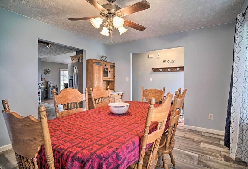 Charming  Hideaway Haven  Near Pigeon Forge!