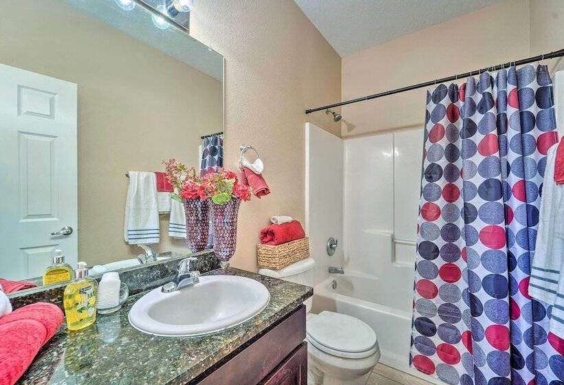 Charming Portales Retreat Across From Enmu!