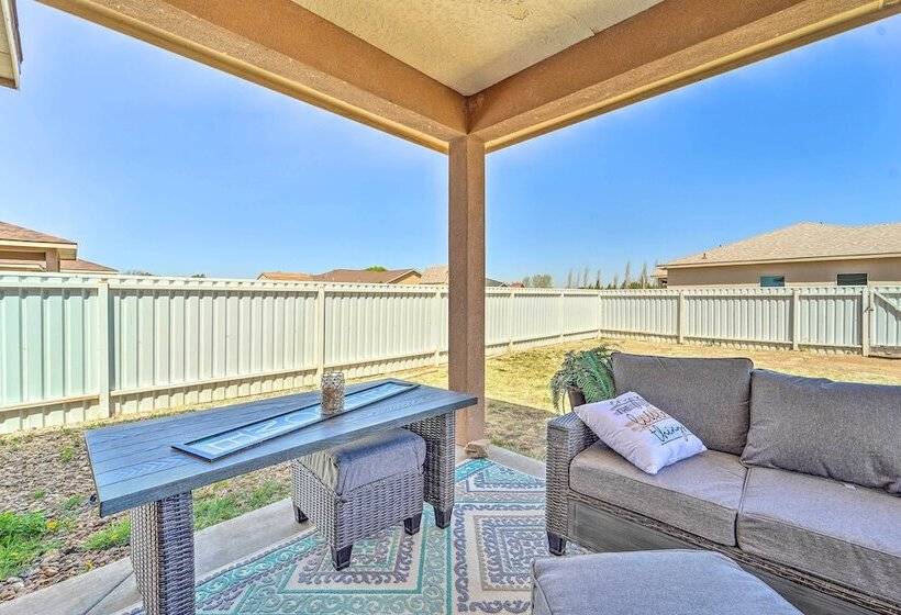 Charming Portales Retreat Across From Enmu!