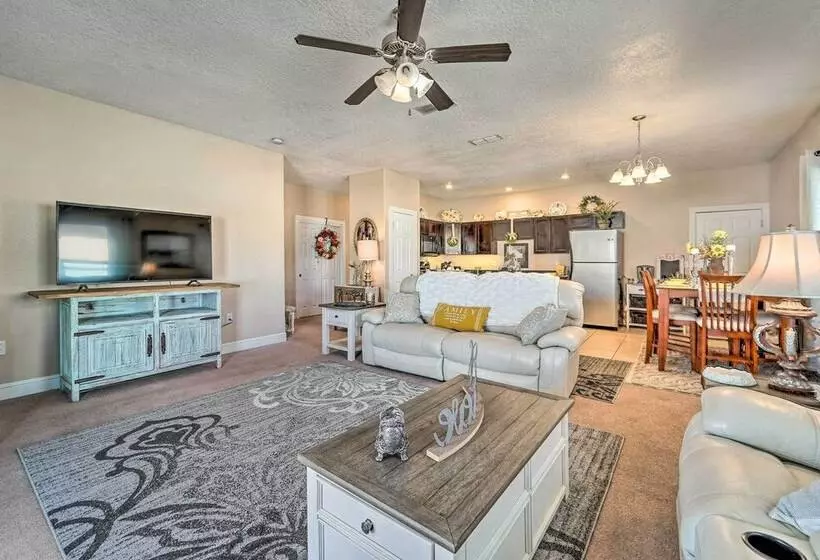 Charming Portales Retreat Across From Enmu!