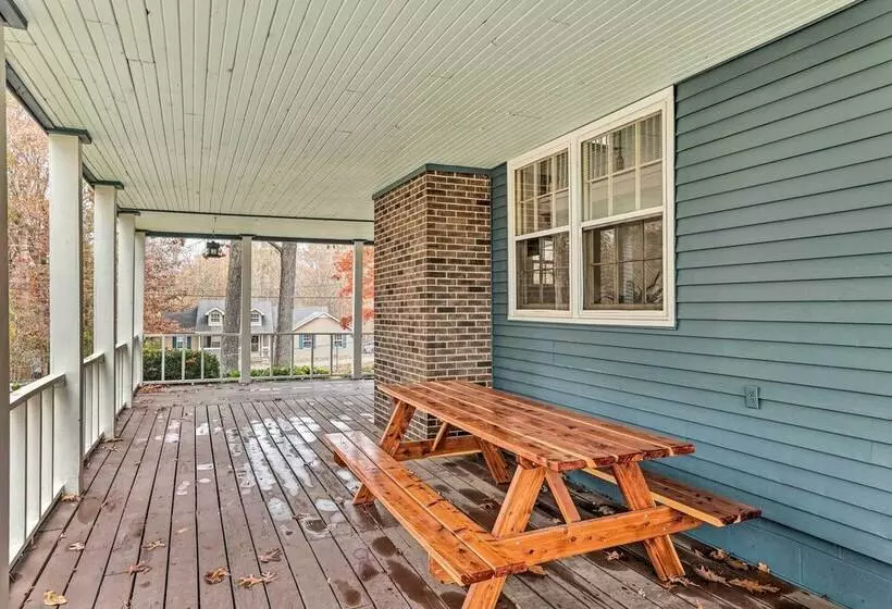 Cozy Cottage W/ Private Yard: Pet Friendly!