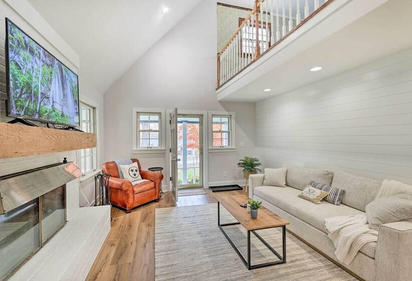 Cozy Cottage W/ Private Yard: Pet Friendly!