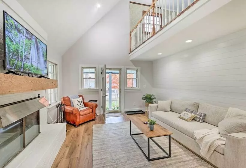 Cozy Cottage W/ Private Yard: Pet Friendly!