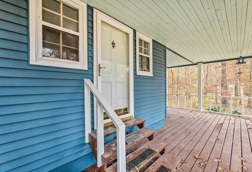 Cozy Cottage W/ Private Yard: Pet Friendly!
