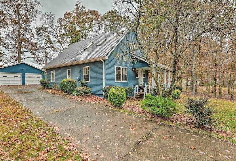 Cozy Cottage W/ Private Yard: Pet Friendly!