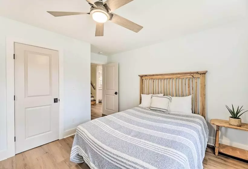 Cozy Cottage W/ Private Yard: Pet Friendly!