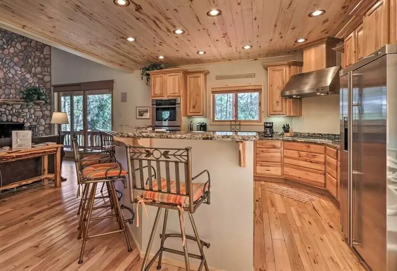 Hike, Fish, Golf & Ski: High Country Log Cabin!