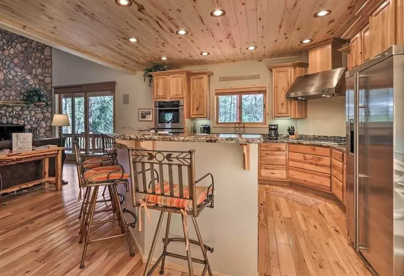 Hike, Fish, Golf & Ski: High Country Log Cabin!