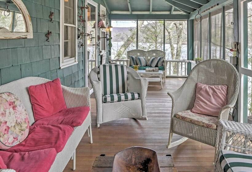 Dainty New Preston Cottage W/ Dock & Lake Views!