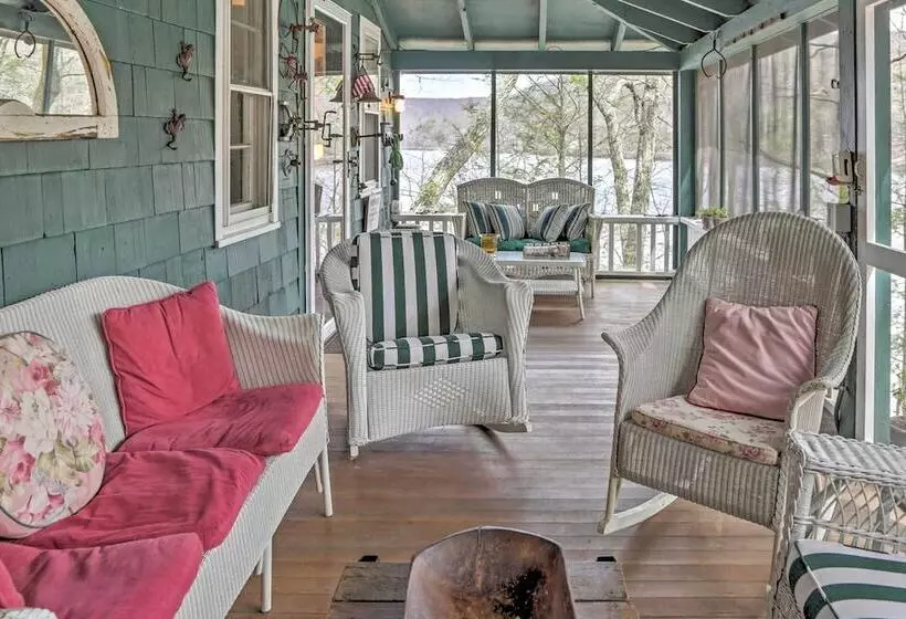 Dainty New Preston Cottage W/ Dock & Lake Views!