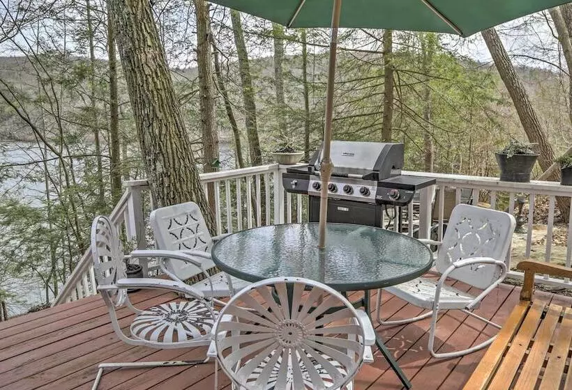 Dainty New Preston Cottage W/ Dock & Lake Views!