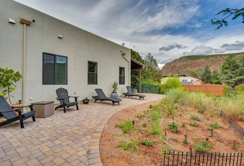 Sedona Retreat W/ Patio, Bar & Swim Spa!