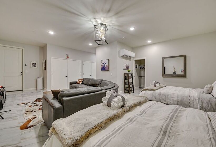 Sedona Retreat W/ Patio, Bar & Swim Spa!