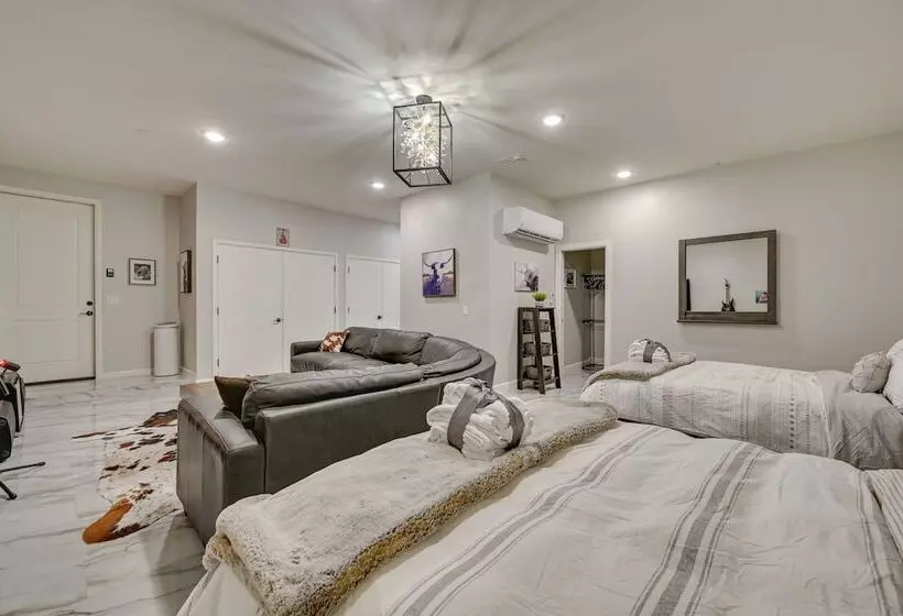 Sedona Retreat W/ Patio, Bar & Swim Spa!