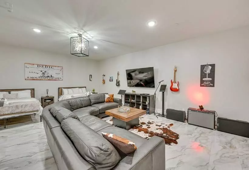 Sedona Retreat W/ Patio, Bar & Swim Spa!