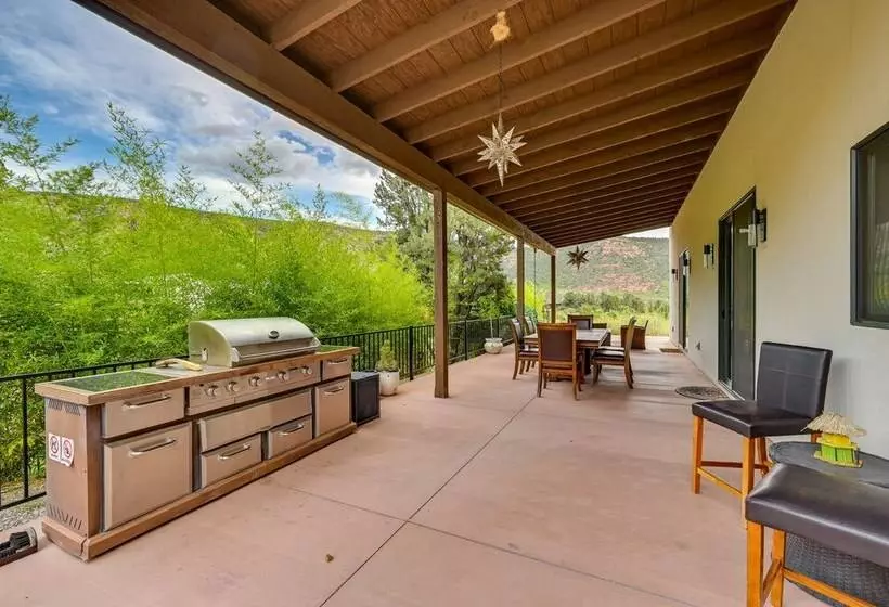 Sedona Retreat W/ Patio, Bar & Swim Spa!