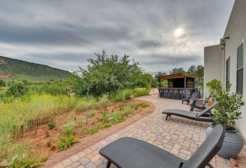 Sedona Retreat W/ Patio, Bar & Swim Spa!