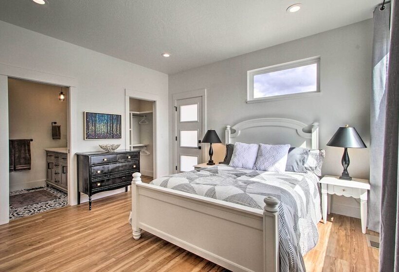 Exquisite Discovery Mtn Home W/ Sweeping Views!