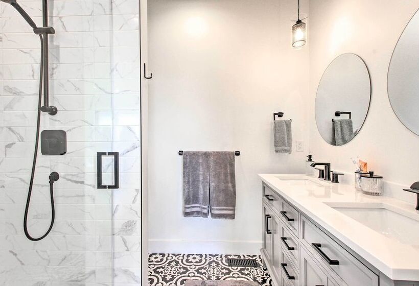 Exquisite Discovery Mtn Home W/ Sweeping Views!