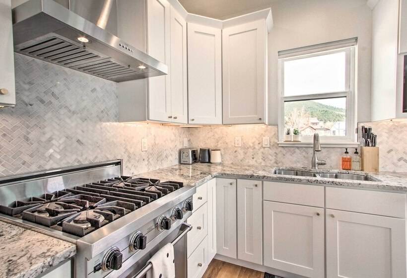 Exquisite Discovery Mtn Home W/ Sweeping Views!