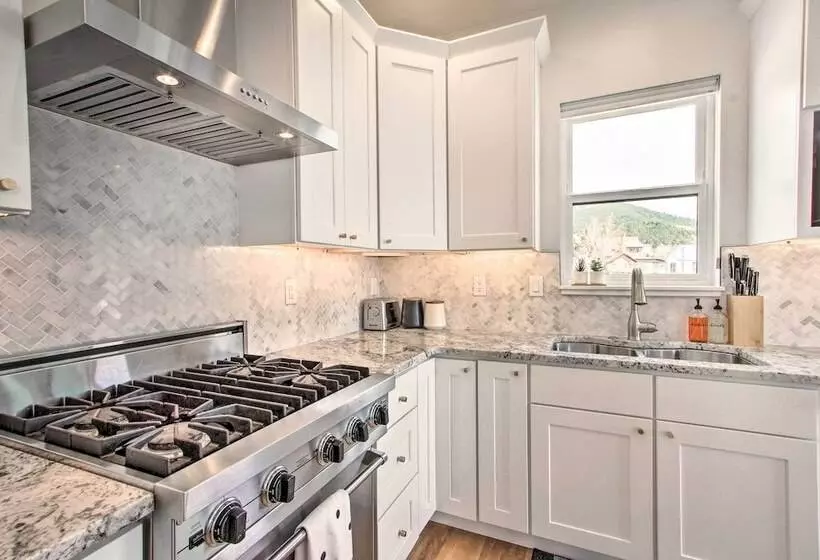 Exquisite Discovery Mtn Home W/ Sweeping Views!