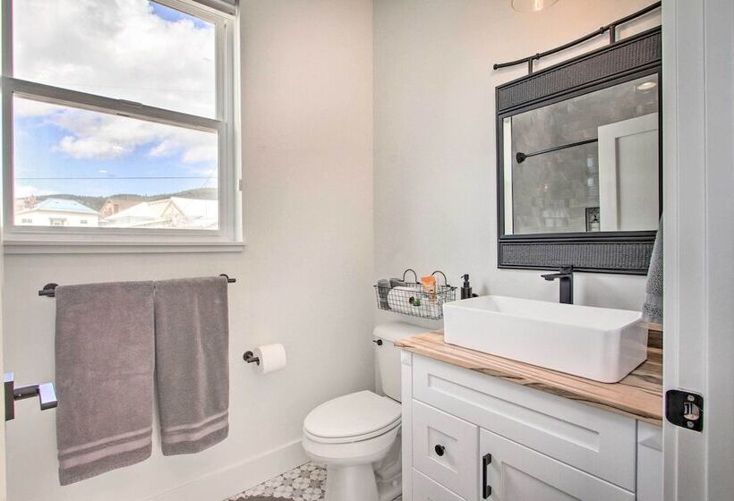 Exquisite Discovery Mtn Home W/ Sweeping Views!