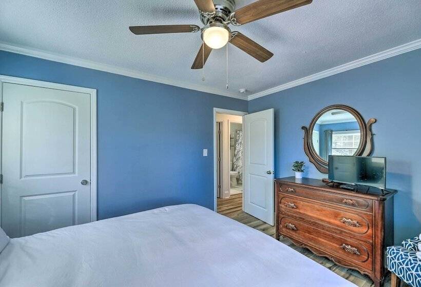 Family Friendly New Bern Home W/ Backyard!