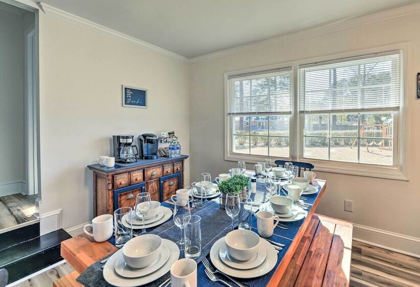 Family Friendly New Bern Home W/ Backyard!