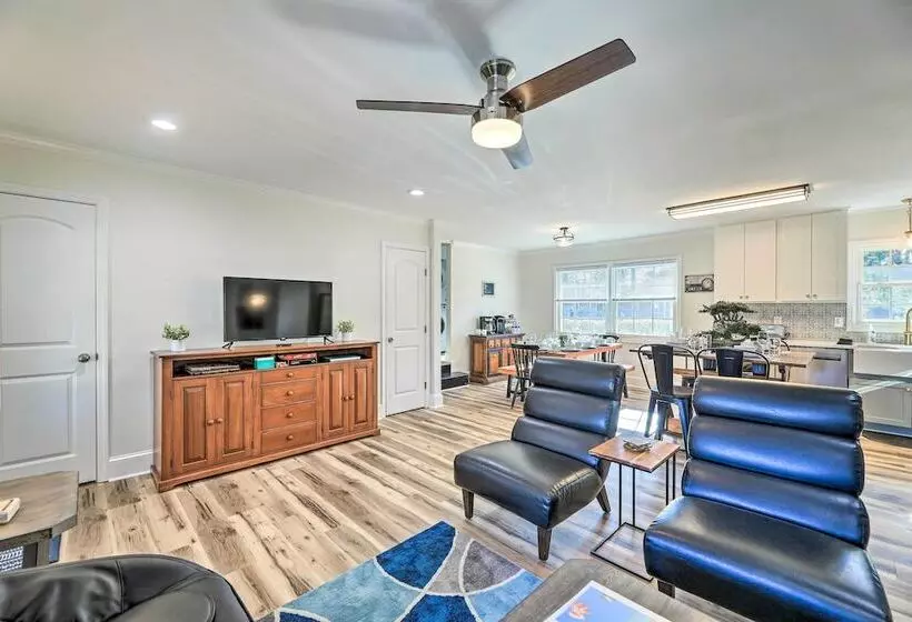 Family Friendly New Bern Home W/ Backyard!