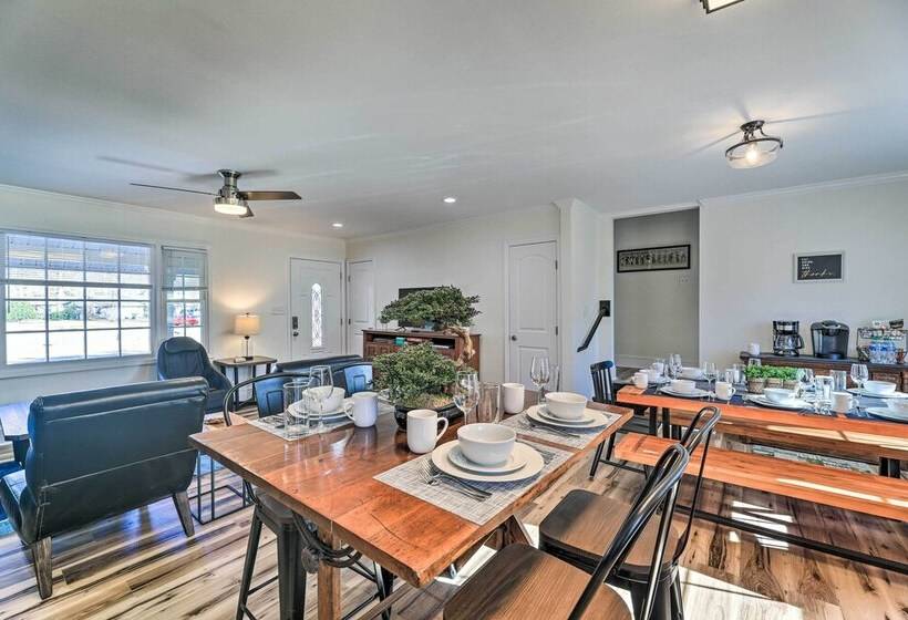 Family Friendly New Bern Home W/ Backyard!