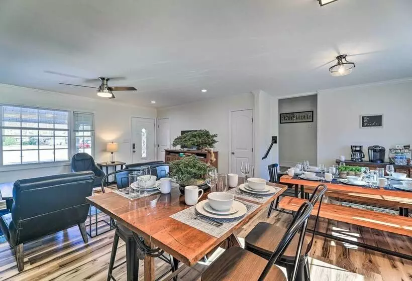 Family Friendly New Bern Home W/ Backyard!