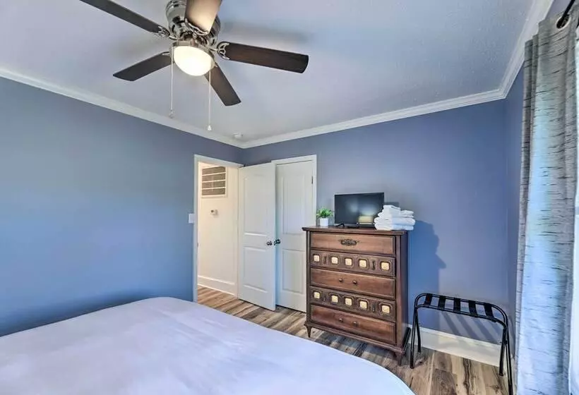 Family Friendly New Bern Home W/ Backyard!