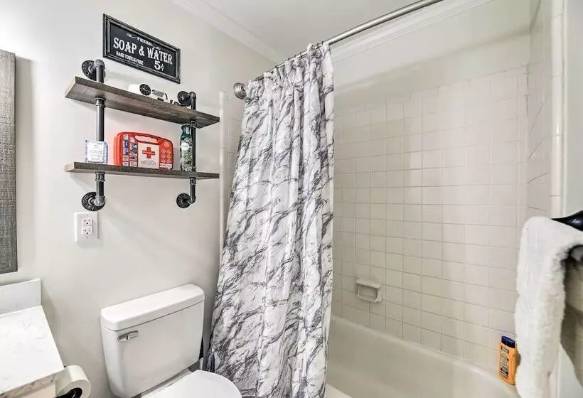 Family Friendly New Bern Home W/ Backyard!